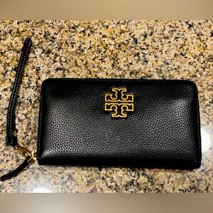 Tory Burch BRITTEN Zip Continental Wallet - Like New w/original tags